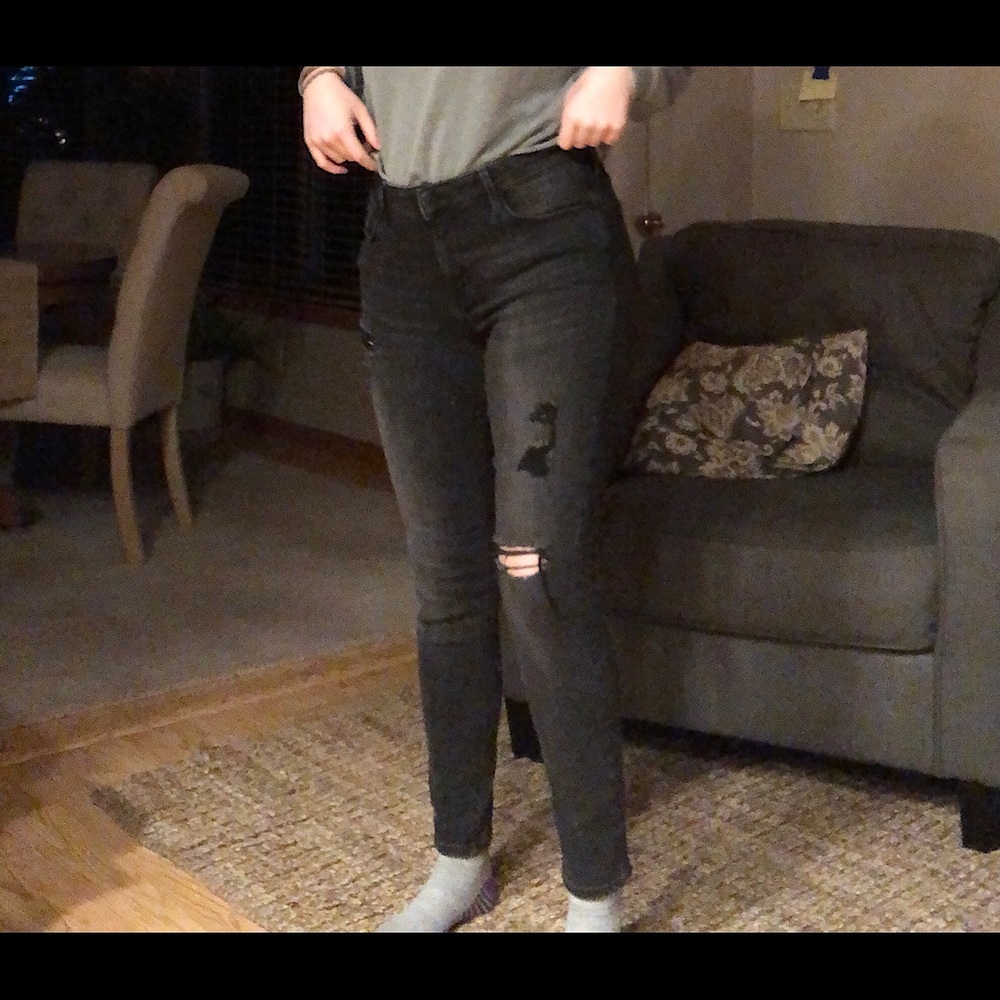 Old Navy black ripped jean